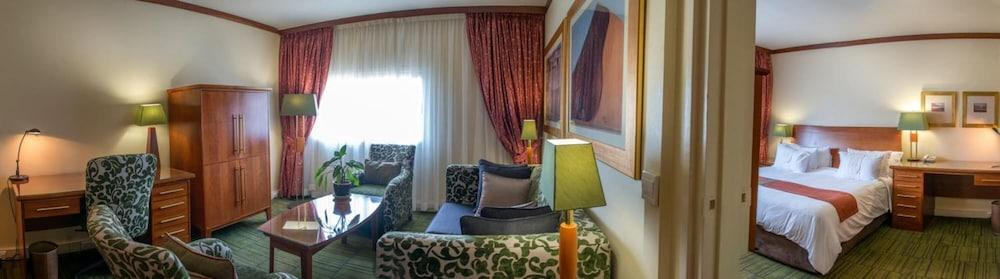 Peermont Metcourt Inn At The Grand Palm, Габороне Экстерьер фото